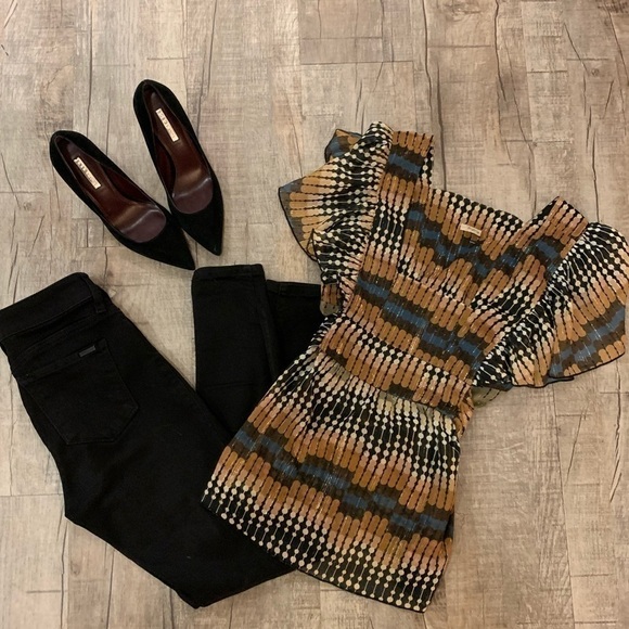 💙3 for $20💙Women’s blouse with tie back - Picture 1 of 5